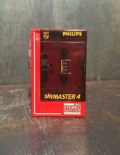 philips-skymaster-4-d6623-red-cassette-player-walkman-good.jpg